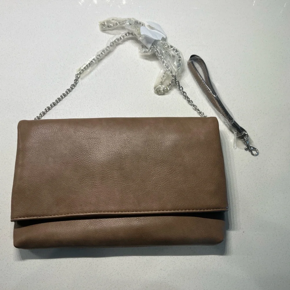 NWOT Kelly & Katie Faux Leather Chain Clutch/Wristlet - Picture 2 of 16